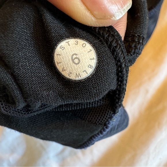 Lululemon Slide With Me Bra Blue Stripe (Linear Flux Battleship Multi) Size 6 - Picture 5 of 5